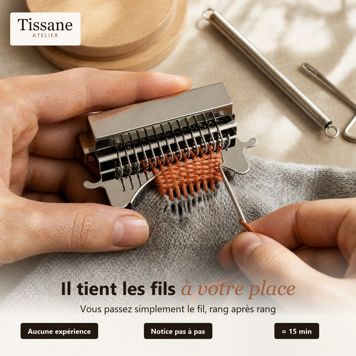 Le métier tient les fils pendant le tissage